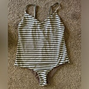 Acacia one piece, nwot worn once